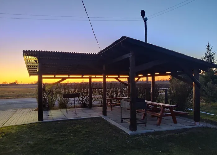 게스트하우스 Puhkemaja Peretuba Obinitsa